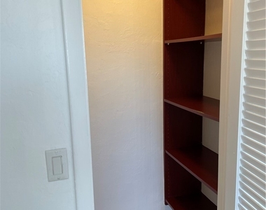 4906 Victoria Drive - Photo Thumbnail 13