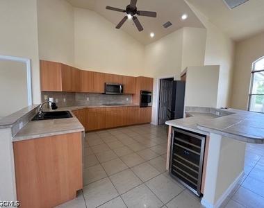 2026 Sw 40th Terrace - Photo Thumbnail 5