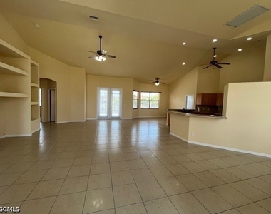 2026 Sw 40th Terrace - Photo Thumbnail 4