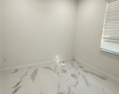 508 Bell Boulevard S - Photo Thumbnail 8