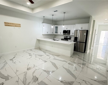 508 Bell Boulevard S - Photo Thumbnail 1
