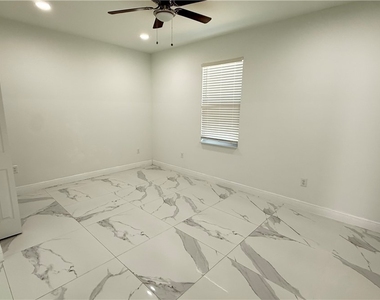508 Bell Boulevard S - Photo Thumbnail 4