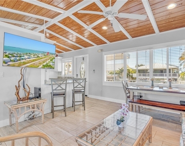 280 Airport Drive S - Photo Thumbnail 29