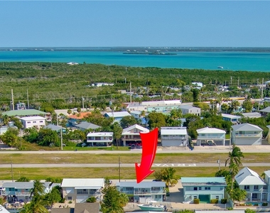 280 Airport Drive S - Photo Thumbnail 1