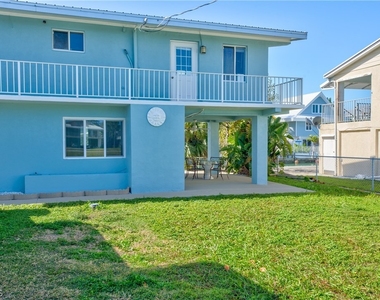 280 Airport Drive S - Photo Thumbnail 16