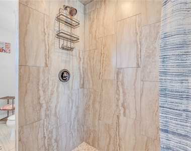 280 Airport Drive S - Photo Thumbnail 31