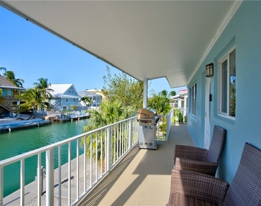 280 Airport Drive S - Photo Thumbnail 10