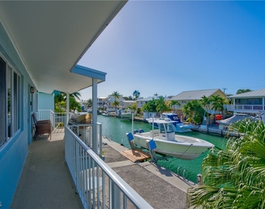 280 Airport Drive S - Photo Thumbnail 9