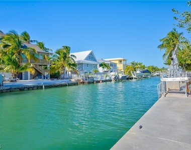 280 Airport Drive S - Photo Thumbnail 11