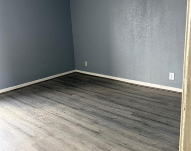 6201 Ranchester Drive - Photo Thumbnail 5