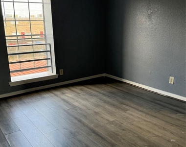 6201 Ranchester Drive - Photo Thumbnail 4