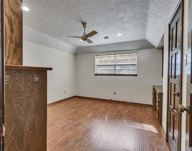 8 Shadowood Street - Photo Thumbnail 20