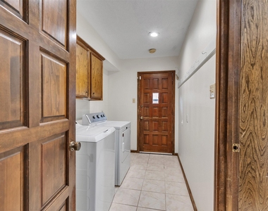 8 Shadowood Street - Photo Thumbnail 14