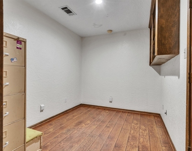 8 Shadowood Street - Photo Thumbnail 26