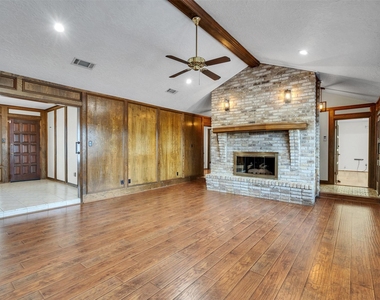 8 Shadowood Street - Photo Thumbnail 8