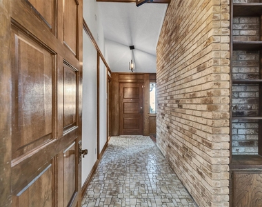 8 Shadowood Street - Photo Thumbnail 3