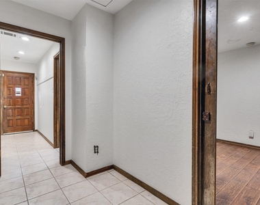 8 Shadowood Street - Photo Thumbnail 27