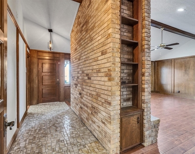 8 Shadowood Street - Photo Thumbnail 4