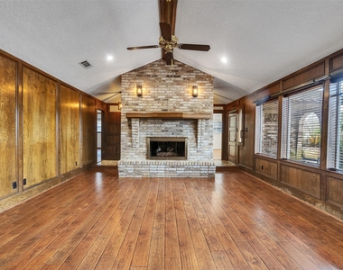 8 Shadowood Street - Photo Thumbnail 7