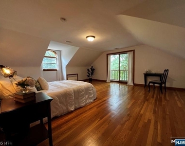 56 Grandview - Photo Thumbnail 18