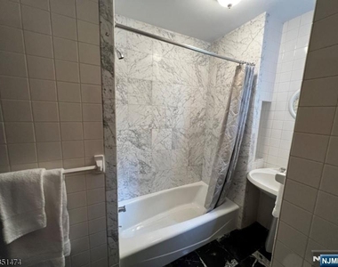 56 Grandview - Photo Thumbnail 7