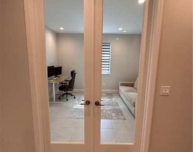 2653 Seychelles Circle - Photo Thumbnail 9