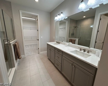 2653 Seychelles Circle - Photo Thumbnail 7