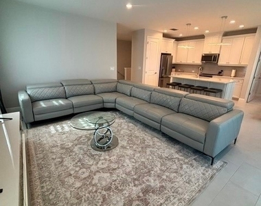 2653 Seychelles Circle - Photo Thumbnail 4