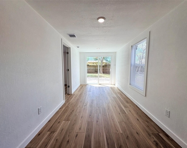 3206 Avenue K - Photo Thumbnail 5
