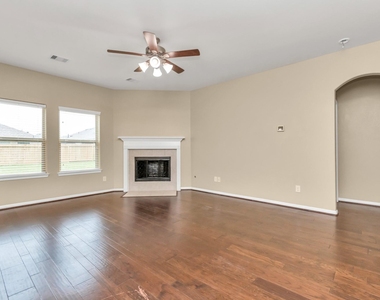 3734 E Briarlilly Park Circle - Photo Thumbnail 6