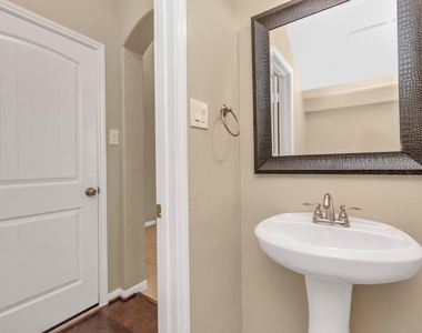 3734 E Briarlilly Park Circle - Photo Thumbnail 5