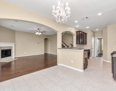 3734 E Briarlilly Park Circle - Photo Thumbnail 11