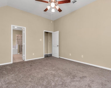 3734 E Briarlilly Park Circle - Photo Thumbnail 17