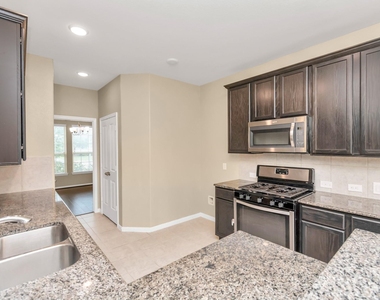 3734 E Briarlilly Park Circle - Photo Thumbnail 15