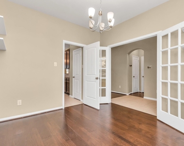 3734 E Briarlilly Park Circle - Photo Thumbnail 4