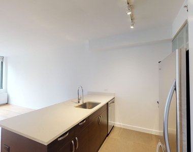 808 Columbus Ave - Photo Thumbnail 2