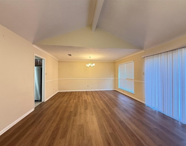 15307 Pebble Lake Drive - Photo Thumbnail 5