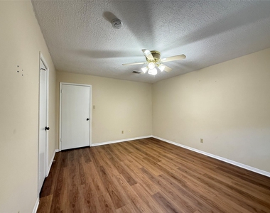15307 Pebble Lake Drive - Photo Thumbnail 22