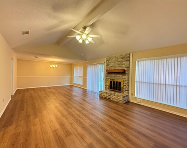 15307 Pebble Lake Drive - Photo Thumbnail 4