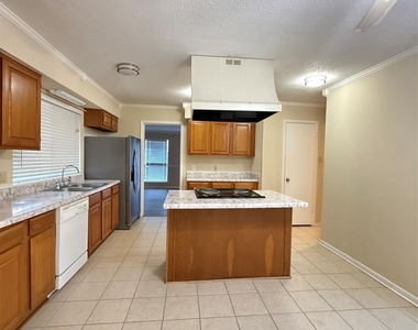 15307 Pebble Lake Drive - Photo Thumbnail 14