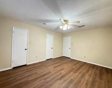 15307 Pebble Lake Drive - Photo Thumbnail 16