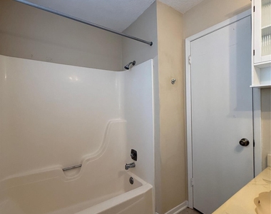 15307 Pebble Lake Drive - Photo Thumbnail 23