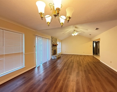 15307 Pebble Lake Drive - Photo Thumbnail 6