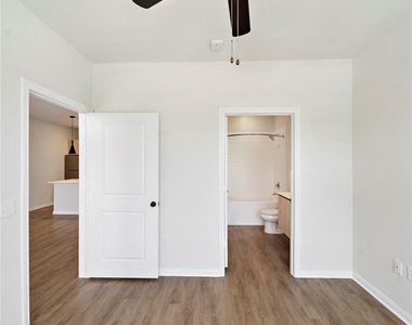 17000 Bissonnet Street - Photo Thumbnail 6