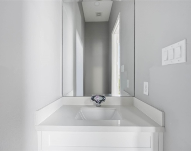 708 Schwartz Street - Photo Thumbnail 18