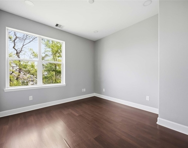 708 Schwartz Street - Photo Thumbnail 15