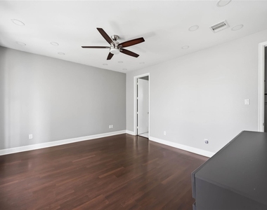 708 Schwartz Street - Photo Thumbnail 7