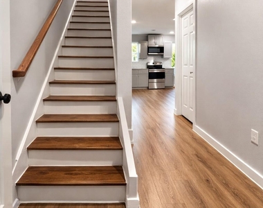 6614 Haight Street - Photo Thumbnail 5