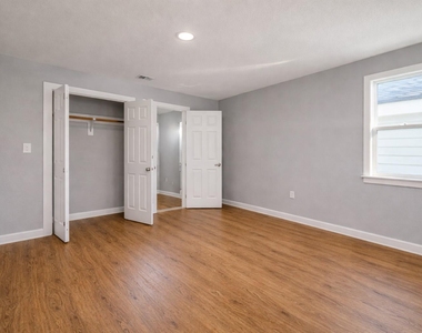 6614 Haight Street - Photo Thumbnail 7
