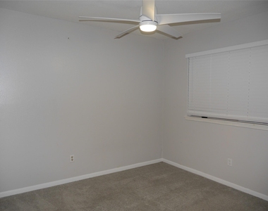 7410 Canasta Lane - Photo Thumbnail 13
